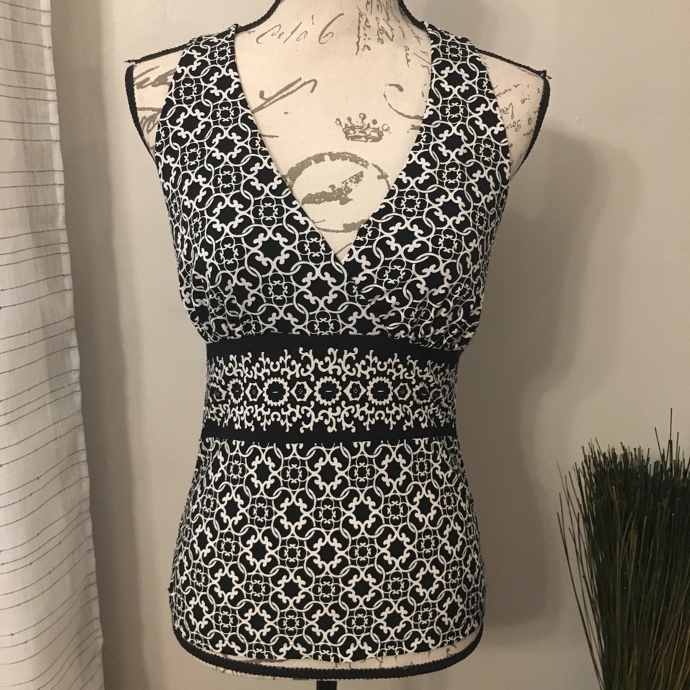 White House Black Market Top Size Medium